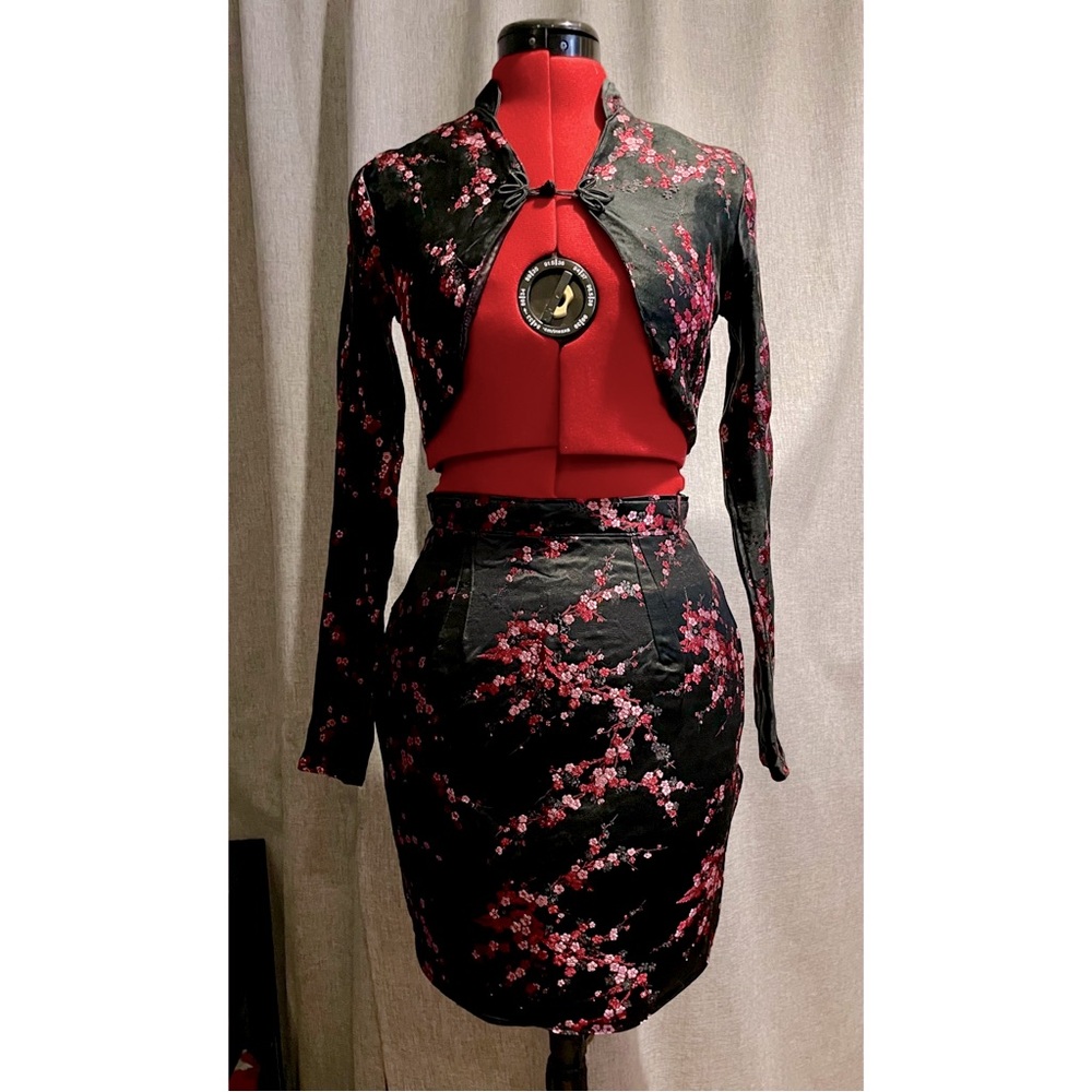 Vintage custom Versatile Fashions brand sakura Bolero cropped jacket & skirt 4